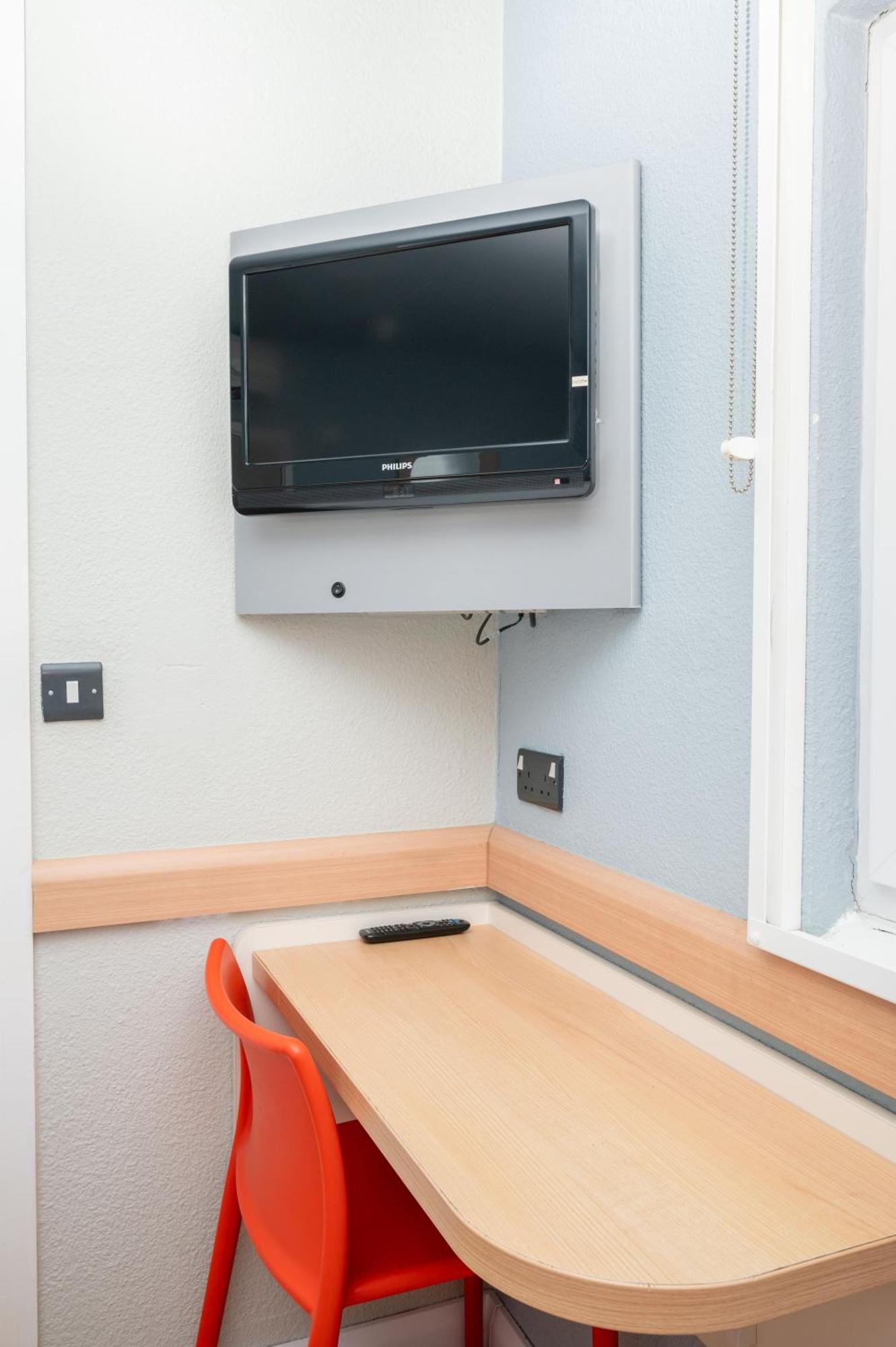 Ibis Budget London Barking Barking  Exterior photo