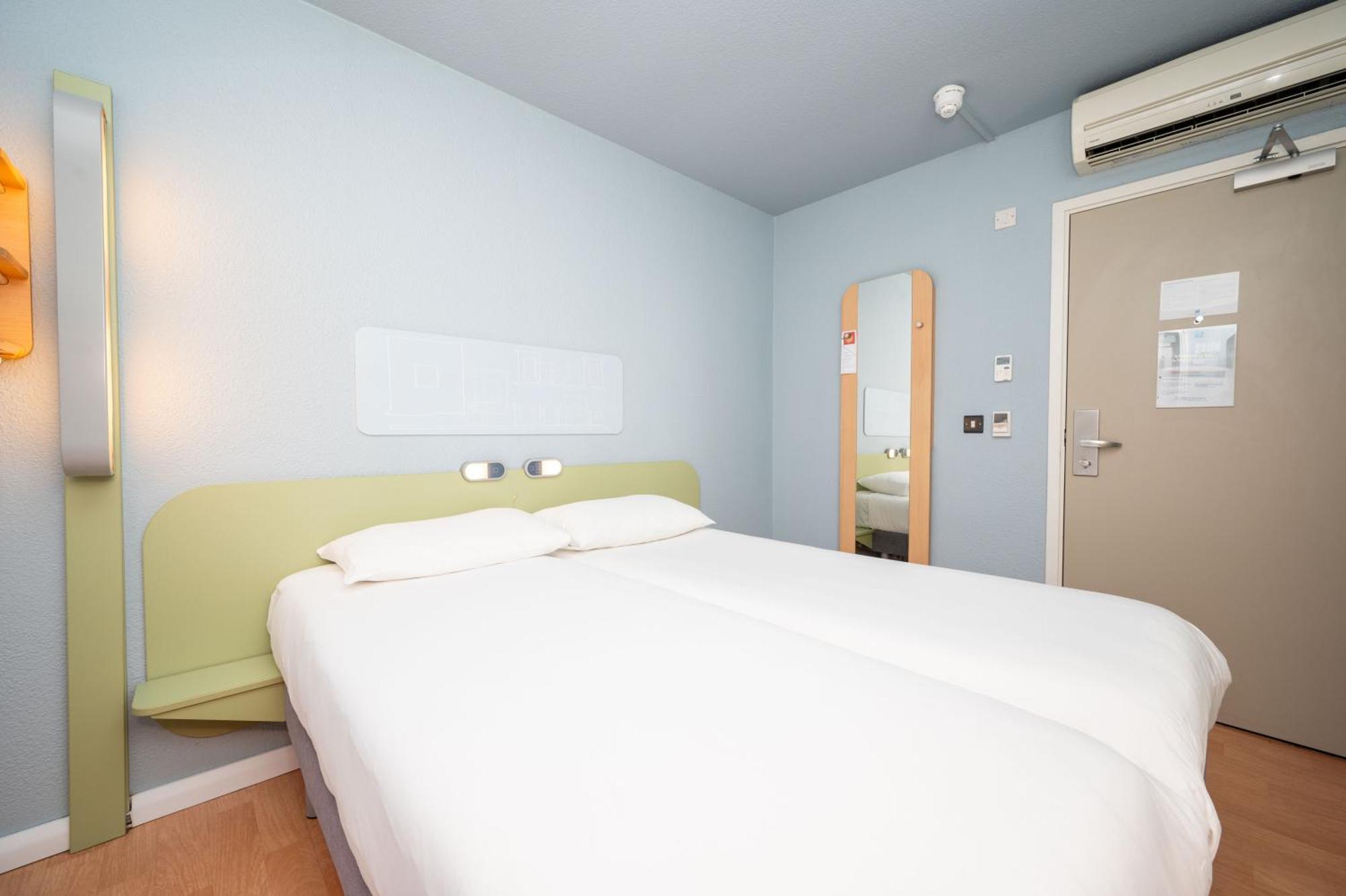 Ibis Budget London Barking Barking  Exterior photo