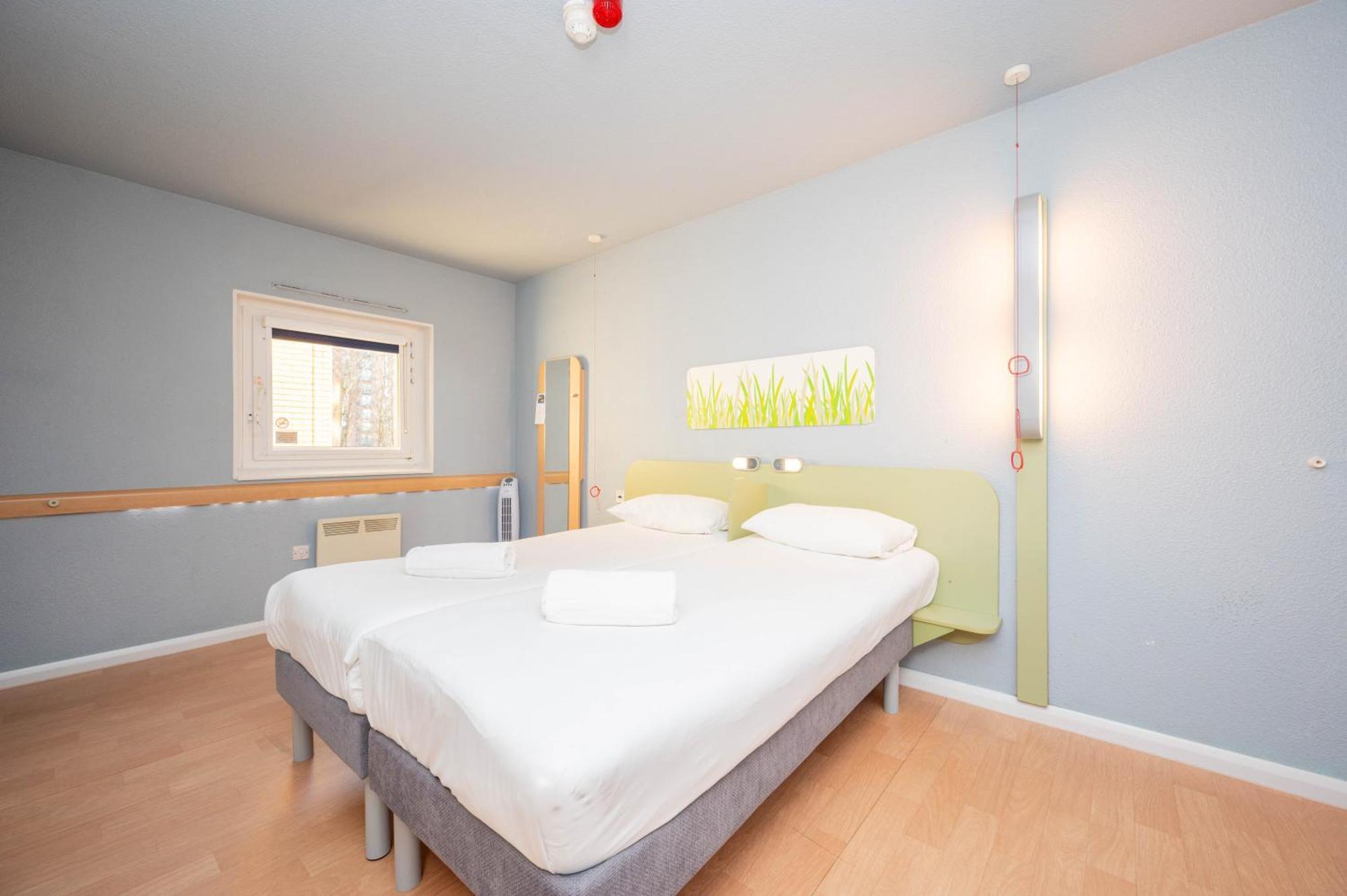Ibis Budget London Barking Barking  Exterior photo