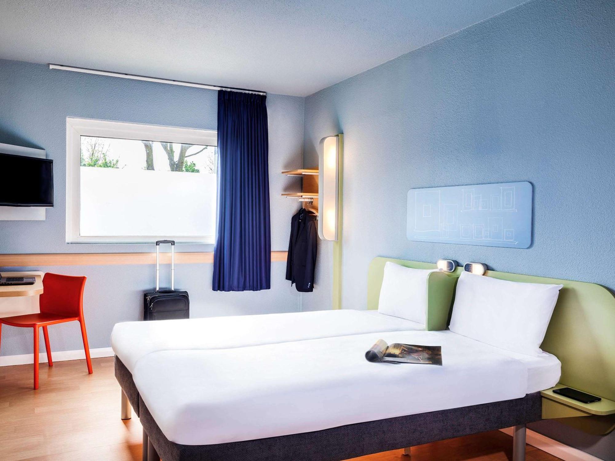 Ibis Budget London Barking Barking  Exterior photo